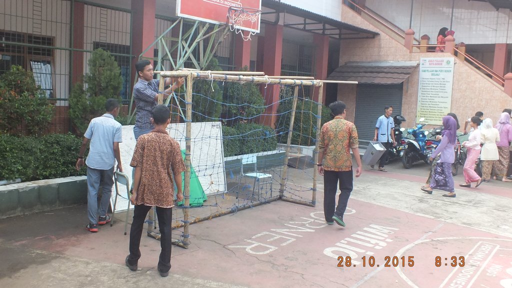 OSIS_SMAPI3's tweet photo. Pemasangan dan Pembuatan Panggung,Banner serat Tempat Untuk Juri #laterepost https://t.co/HIyd3mQDZb
