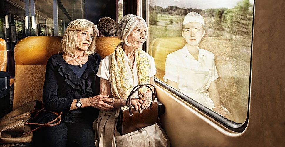 The_Guilty_Note's tweet photo. #BuenViernes La Conmovedora serie #ReflectionsOfThePast del fotógrafo @TOMHUSSEYphoto https://t.co/7OzfSrWA5c https://t.co/g6AFbSvzm7