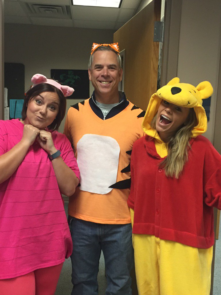 TRidgeGrizzlies's tweet photo. Happy Halloween @mspattersonsean @MsGoings3 @MsHarhigh #Live4Griz https://t.co/JAwGxMEo7M