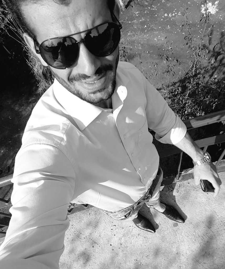 Syedznasirshah's tweet photo. Male Model Pakistani @Syedz_Nasir #mensfashion #Mensfitness #Menslife #Modelo #Sellfee #Followme https://t.co/KJdniA4KWQ