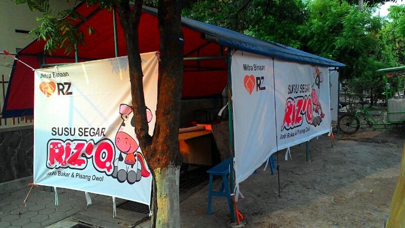 mazBujang's tweet photo. Me milk susu aja di #rizQ jl letjen sutoyo 91 solo.. binaan @rumahzakat @mandiribisa https://t.co/zKpBsFPUvW