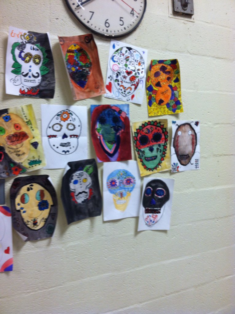 ArtRoom104's tweet photo. Love the work the students @CCMSpgcps did today! #FabArtsFri #wemakemesses #ccmsart https://t.co/y6qwtAnLqv