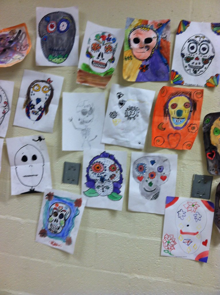 ArtRoom104's tweet photo. Love the work the students @CCMSpgcps did today! #FabArtsFri #wemakemesses #ccmsart https://t.co/y6qwtAnLqv