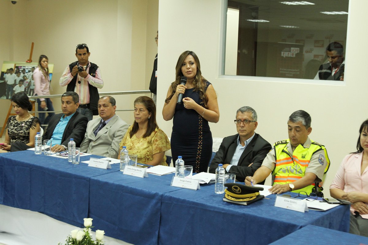 MujeresEcu's tweet photo. [NOTA] Mesas territoriales articulan acciones interinstitucionales contra #ViolenciaDeGénero https://t.co/BXPYnv39nL https://t.co/XxdWjzgx2w