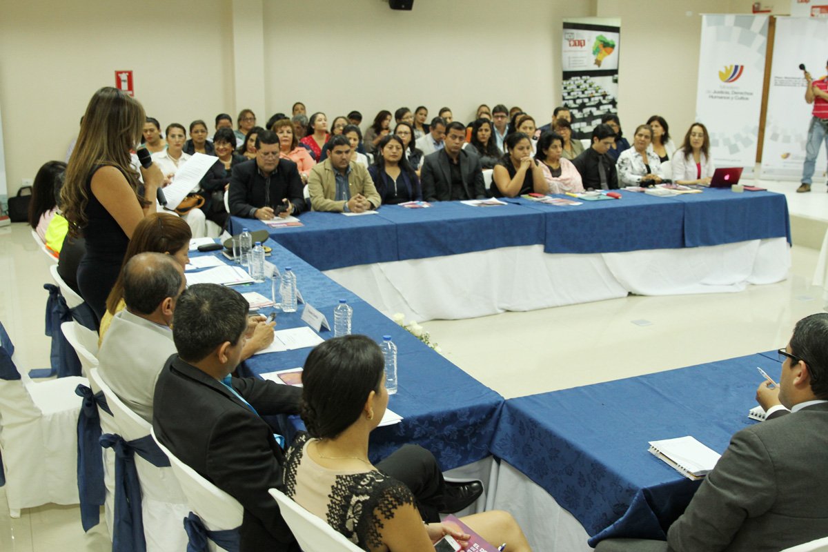 MujeresEcu's tweet photo. [NOTA] Mesas territoriales articulan acciones interinstitucionales contra #ViolenciaDeGénero https://t.co/BXPYnv39nL https://t.co/XxdWjzgx2w