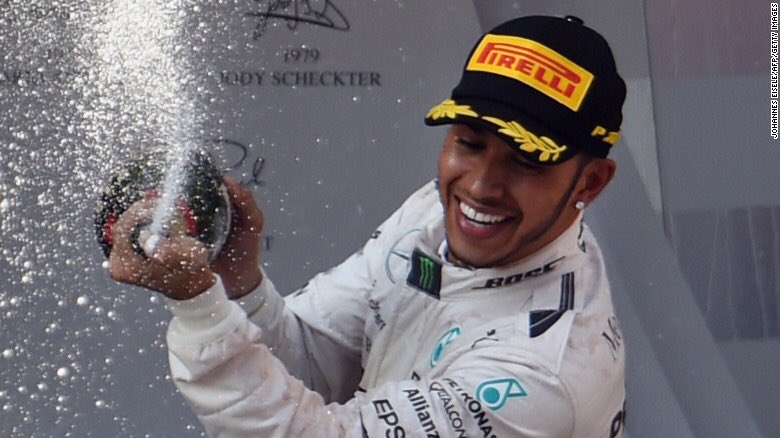 F1Battles's tweet photo. Who is a better world champion?

RT for Alonso
Fav for Hamilton https://t.co/NhR09ShrIB