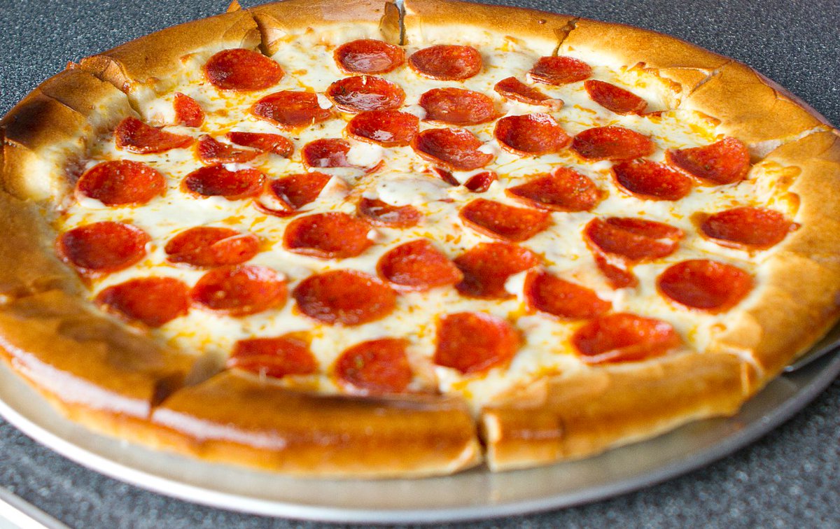 BossesPizzaNB's tweet photo. Tired of running through the drive through and ready for quality food and family time? We can help!  #FamilyTime https://t.co/TZYJg4Rtg7