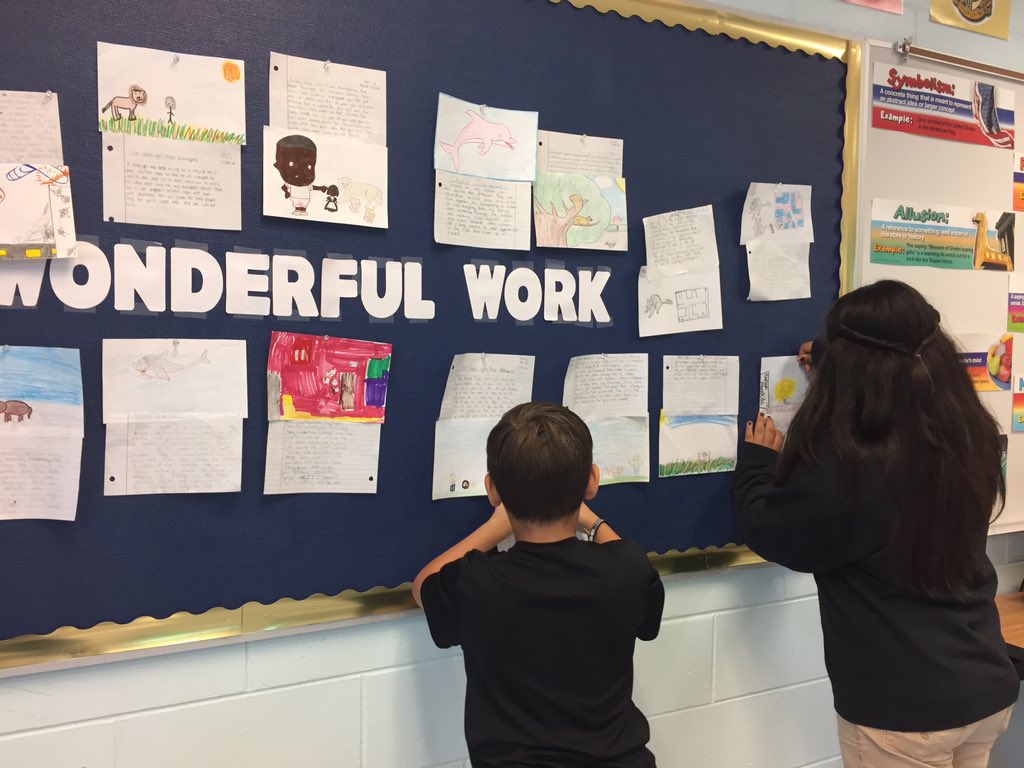 Castro_MMS's tweet photo. Research summaries with illustrations to introduce the Animal Intelligence unit! #studentwork .@ROARMMS https://t.co/B7pBikQo5c