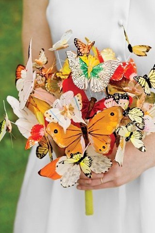 wedding_pic_uk's tweet photo. Who said your bouquet had to be made of flowers? https://t.co/dNbiiycwao https://t.co/pU6tMQy4Q2