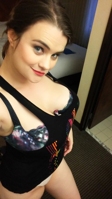 25 minutes until my LIVE show from Miami! Join me? https://t.co/GS9cDRzNcW  @bobsbestboobs @BoobsRealm<a href="/tag/mvsales"class="tags"><span>#mvsales</span></a>