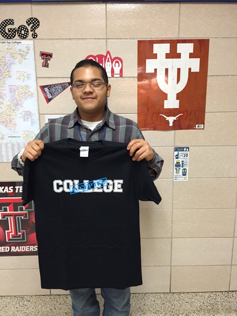 RayburnU's tweet photo. Congrats Sergio- University of Texas at Austin #HookEm https://t.co/CYKxjC7Jgc