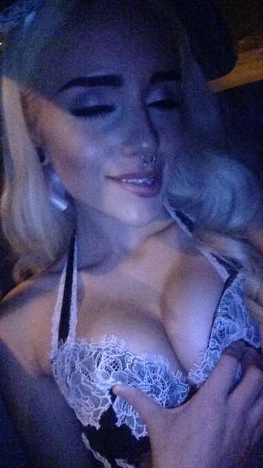 💞Head over heels💞 or as others would say "I'm drakeing" lol and it's amazing https://t.co/n8hH7CS68S