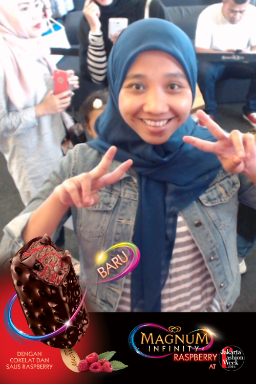 nadia_asha's tweet photo. Perpaduan dark chocolate &amp; raspberry di Magnum Infinity Raspberry sangat luar biasa #magnumraspberryjfw https://t.co/VWhVO2WniV