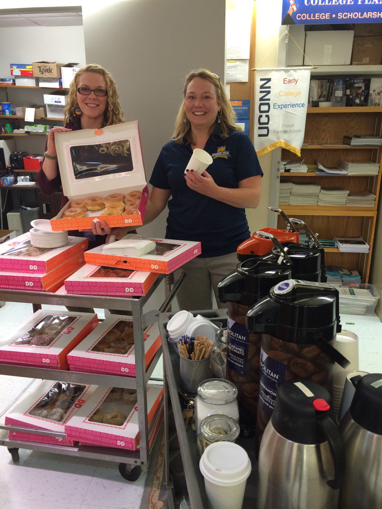 DanielleGiamun1's tweet photo. WA is so good to us! Coffee and donuts anyone?! https://t.co/liegC4ml66