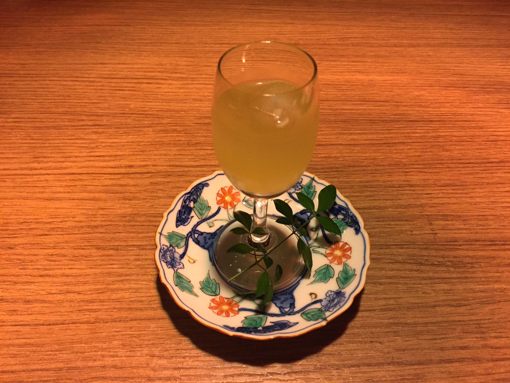 RatasitC's tweet photo. Appetizers for tonight's Kaiseki set at Kisso: crabmeat, prawns, abalone, sea urchin roe, &amp; citrus sake. @sushipro https://t.co/G1btIdOIoK
