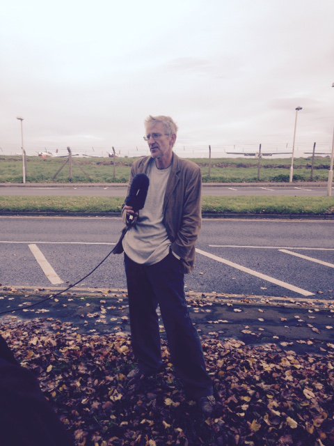 Reprieve's tweet photo. #ShakerAamer's US lawyer @CliveSSmith at Biggin Hill, where Shaker's plane has now landed. https://t.co/QAbVvk2dYm