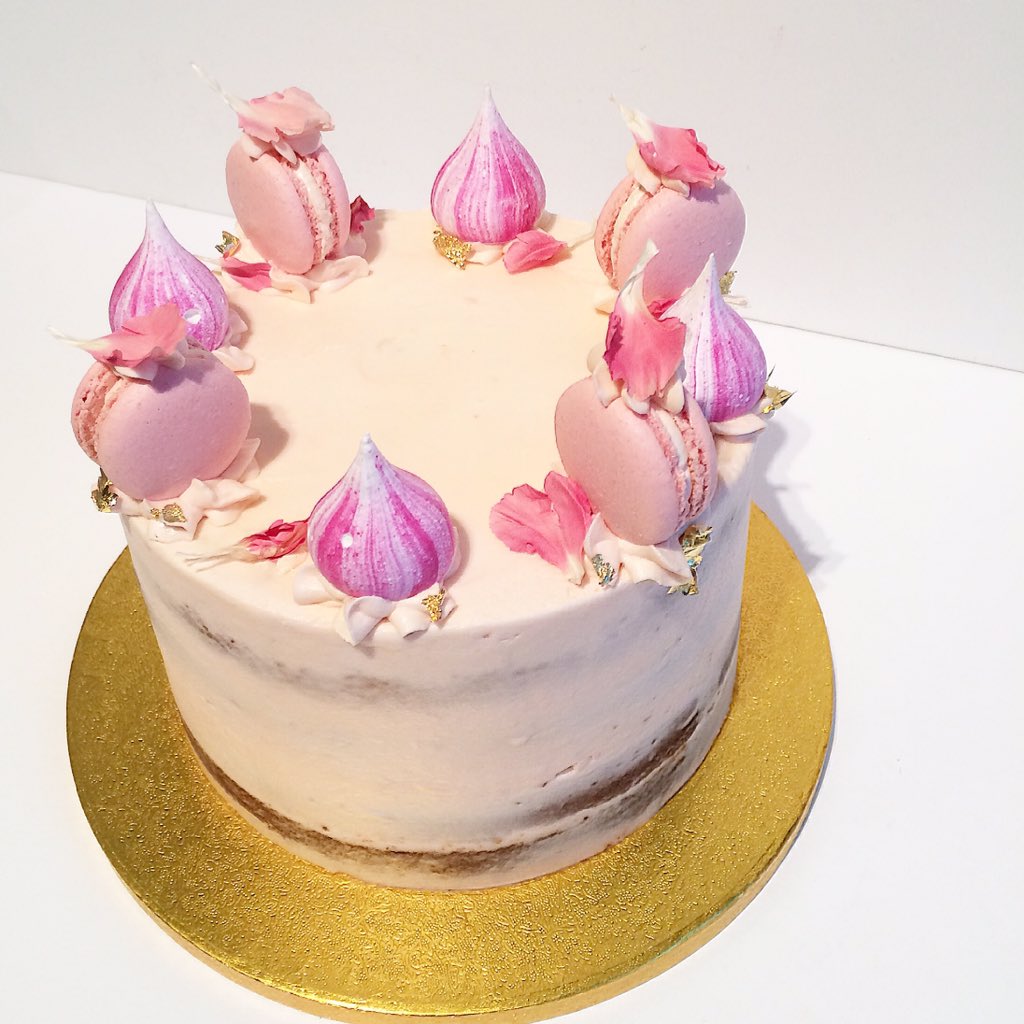 Pretty lil' mac and meringue nearly baked #birthdaycake going out this arvo 💗 <a href="/FondantFox/">Fondant Fox</a> <a href="/Meringue_Girls/">Meringue Girls</a>