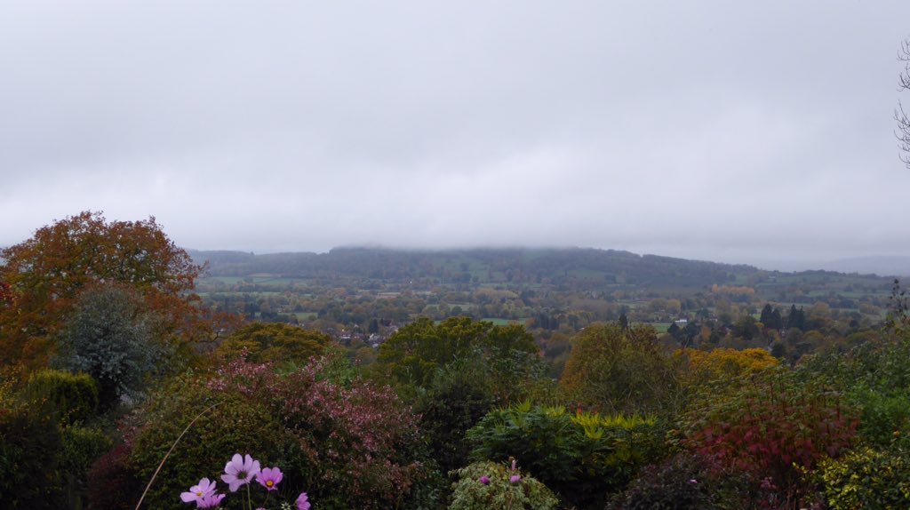 If I was spooked by this carving, it's only fair you should be too. <a href="/TheChaseInn/">The Chase Inn</a> #Malvern. Fab (misty!) views, too.