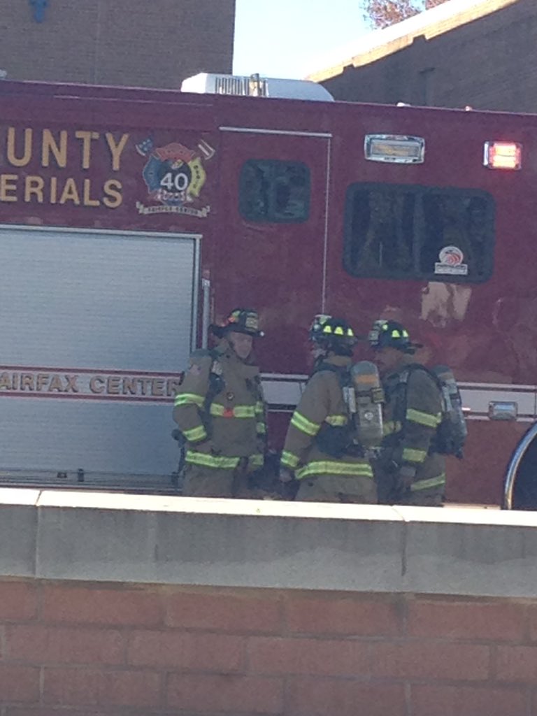 jxssica_huynh's tweet photo. Firefighters are actually badass https://t.co/z6MGpAqbUj