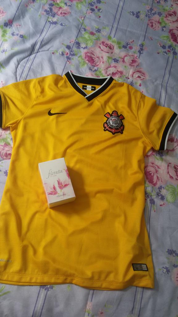 leidianis2's tweet photo. Presentinho do amô. @ifreitas23 AMEI! #CamisaTimao #FlorattaInRose 😍😍 ❤ https://t.co/BQIJ7sb9Co