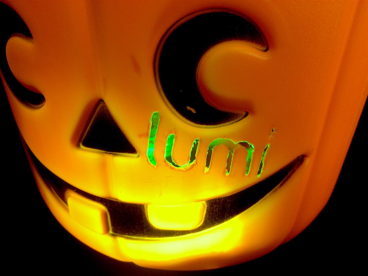 ledlumi's tweet photo. Happy Halloween Everybody! https://t.co/jVhPjSlWT1