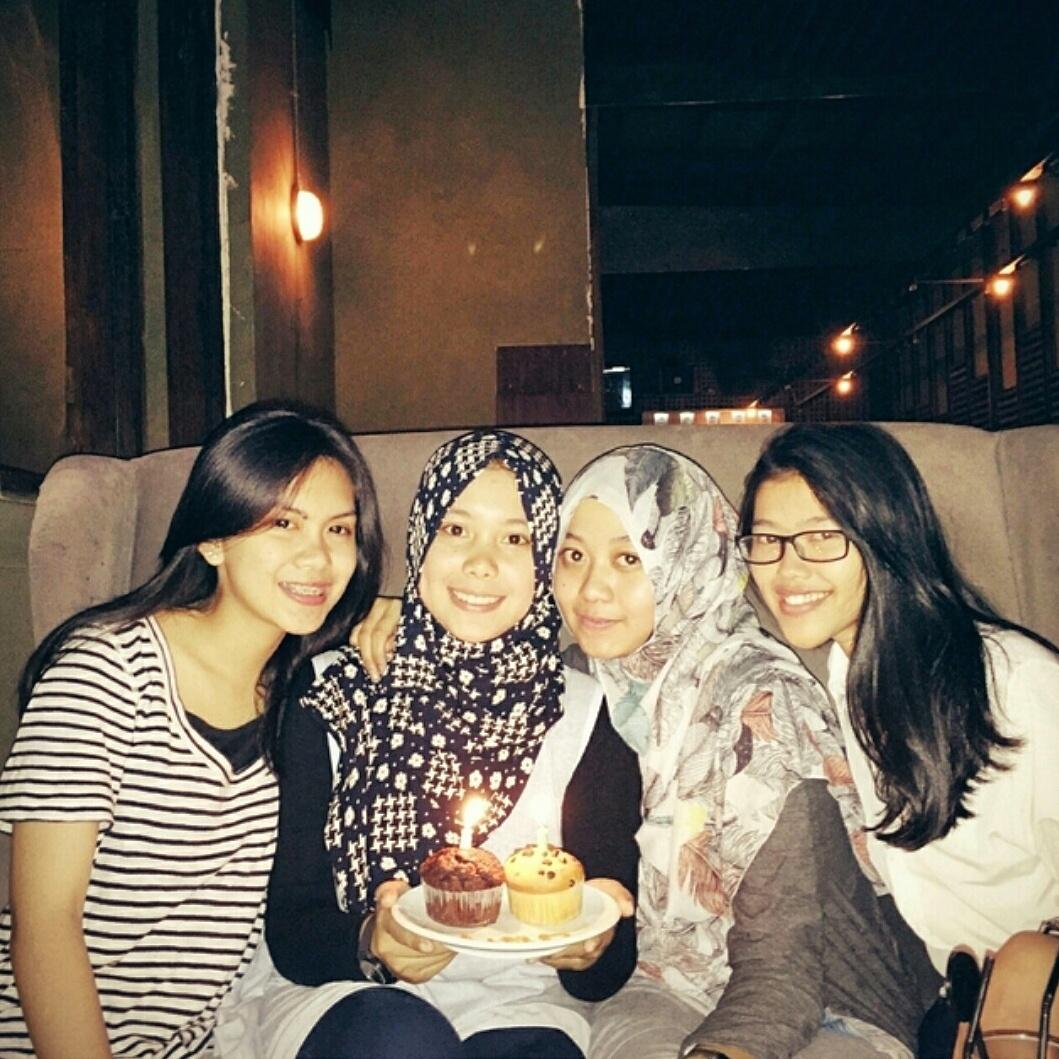 Happy Friday everyone!!! 🍷🍹🍸