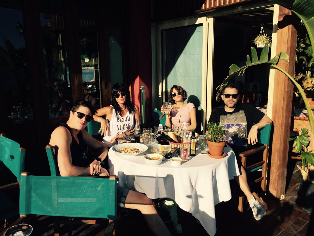 marianaluciamuz's tweet photo. Almorzando 2 !!!! 🇫🇷🙏❤️✌️ https://t.co/XcNow1ANSf