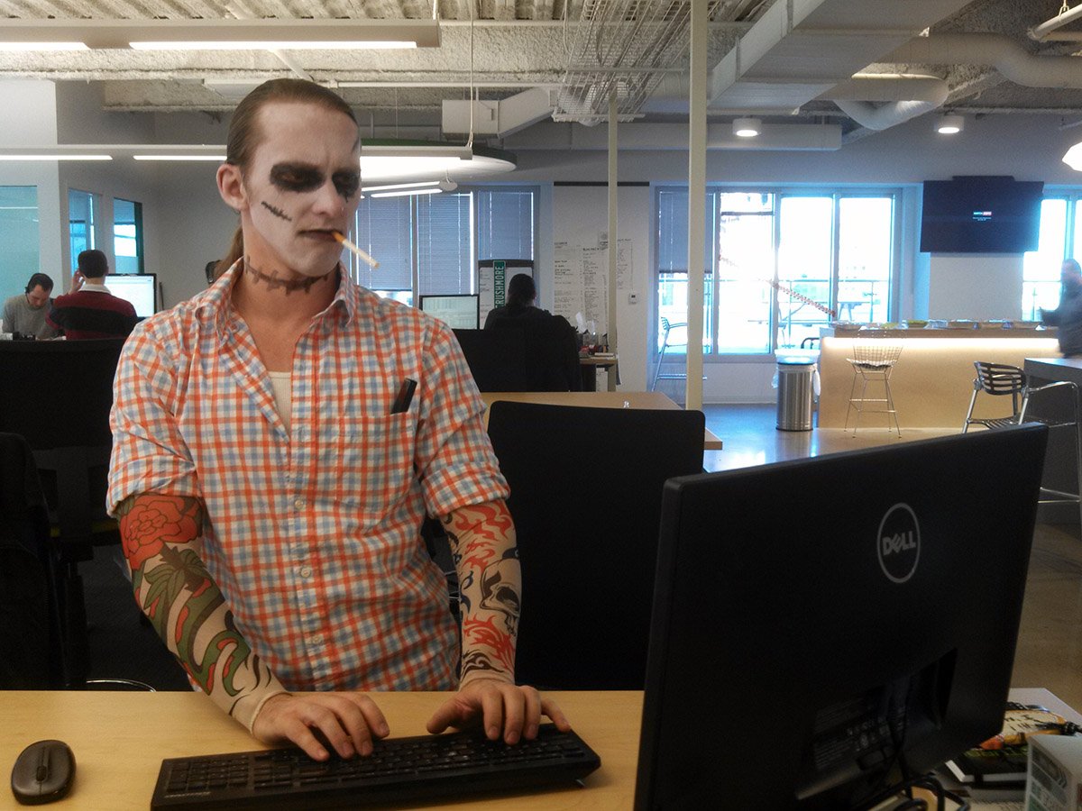 TrisCobb's tweet photo. Just another day at the office. https://t.co/ZA5ryskgrA