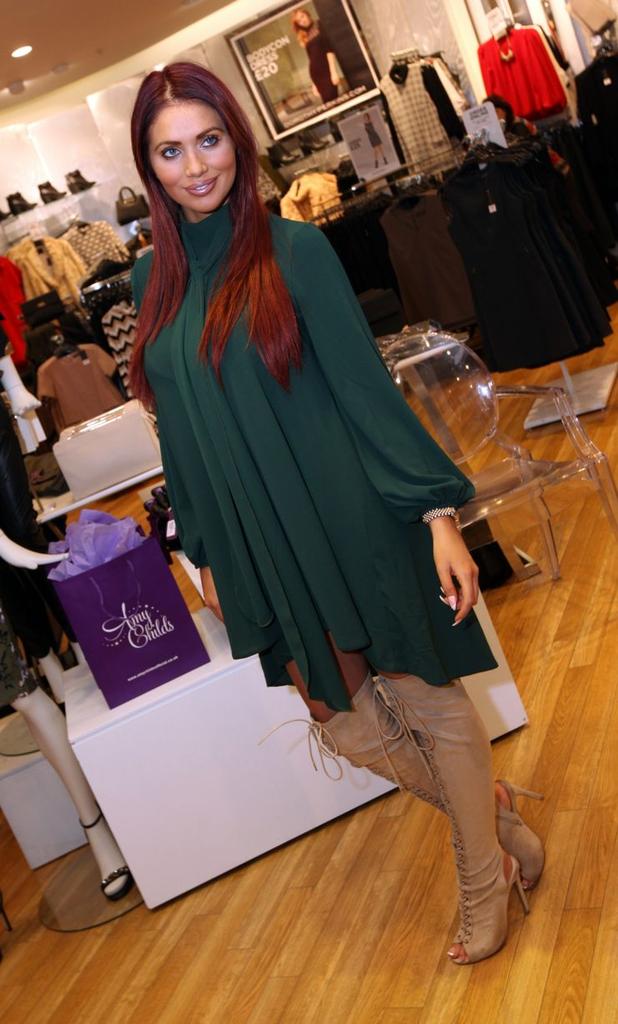Towettes_'s tweet photo. @MissAmyChilds meeting fans at Dorothy perkins at the intuMetrocentre on Thursday https://t.co/0KCo1fJndj