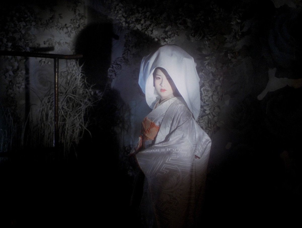 OnePerfectShot's tweet photo. HAUSU (1977) DoP: Yoshitaka Sakamoto | Dir: Nobuhiko Ôbayashi | https://t.co/yNF3SlZp0h https://t.co/N0BtNQkGHJ