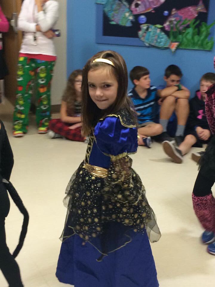 NoreenJohnson13's tweet photo. Character Book Parade @BeckElem #halloween #beckrocks #eleanor #mrsbranch https://t.co/iJTMImJaxm