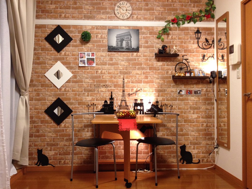 レオパレス21 レンガ調の壁紙と間接照明で とってもオシャレなダイニング まるでカフェみたいなお部屋が完成ねっ ౪ パリジェンヌ気分にひたっちゃお レオパレス ひとり暮らし T Co Idufhljdg2 Twitter