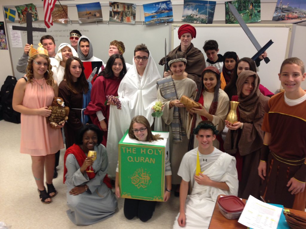 MrsTemme's tweet photo. Per 3, some of most creative costumes I've ever had! #WorldHistoryCostumeContest #TieForFirstPlace #DevlinIsAngry https://t.co/88b1ALgT79