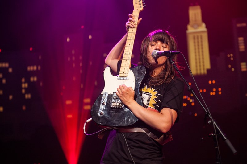 PureVolume's tweet image. PREMIERE: Watch @courtneymelba slay "Lance Jr" at @acltv purevolume.com/news/PREMIERE-…
