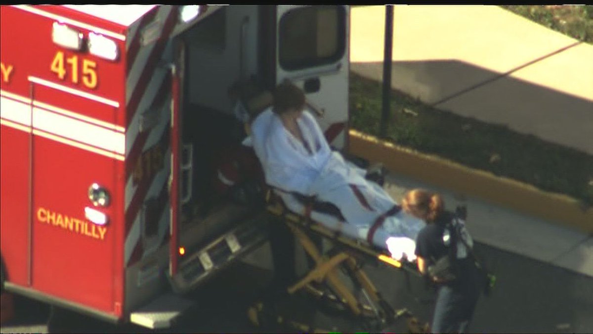 fox5dc's tweet photo. #BREAKING 5 #FairfaxCounty students injured in classroom fire: https://t.co/4QHx0Da5yf #fox5dc https://t.co/Qnci8yEHSs