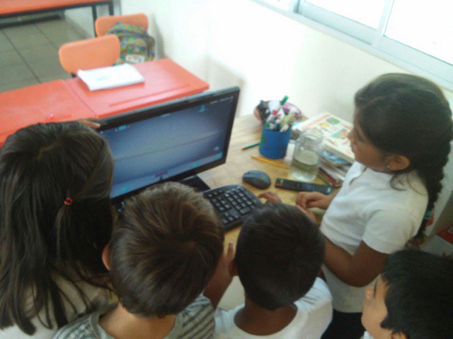 SoyEndless's tweet photo. La Escuela Marqués Taylor en Cabo Pulmo, BCS utilizando Endless para aprender ¡Mira que genial! https://t.co/5lwiJS4h1Q