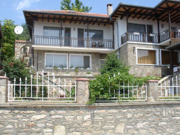 2eWoning's tweet photo. Nieuw: Meer dan 300 huizen te koop in Bulgarije. https://t.co/ARLirn45CG #KCproperties #properties #realestate https://t.co/JmTDiZhWAK