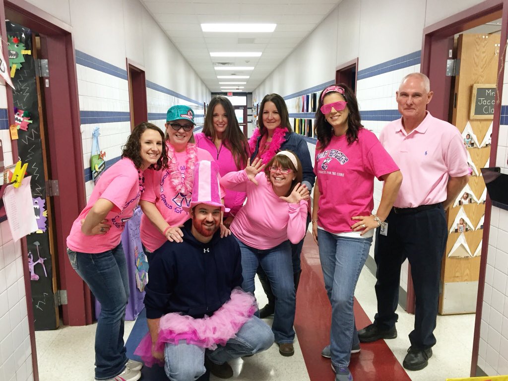 DavisWildcat3rd's tweet photo. Pink Out! #RedRibbonWeek https://t.co/xF29Mrs5D4