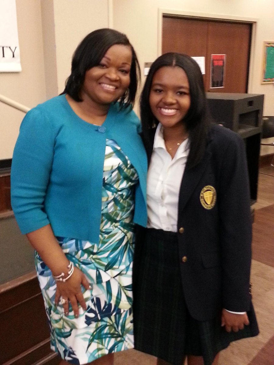 ARCommitment's tweet photo. Senior Alexis Broadnax gave a phenomenal and inspiring chapel talk! #committed https://t.co/cPnnw0Hlp5