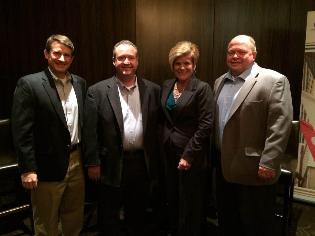 MyEFBC's tweet photo. Thanks for an excellent WITT! We enjoyed sharing experiences and getting to know you. #WallsCrumble #BusinessBuilds https://t.co/NAoDbY3uaA
