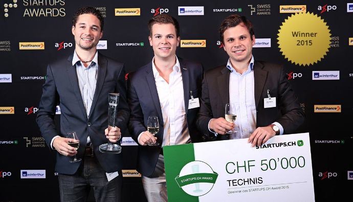 STARTUPSCH's tweet photo. Smarter Tennisplatz gewinnt STARTUPS.CH Award 2015 https://t.co/4xQPAqJluE https://t.co/Km0DDrWOfL