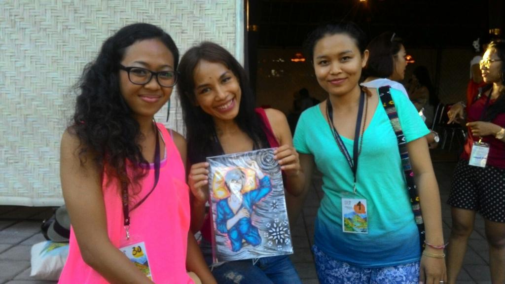 Terimakasih mbak <a href="/BilanganFu/">Ayu Utami</a> semoga suka dgn gambar Sandi Yuda. I am his biggest fan :)
#uwrf15