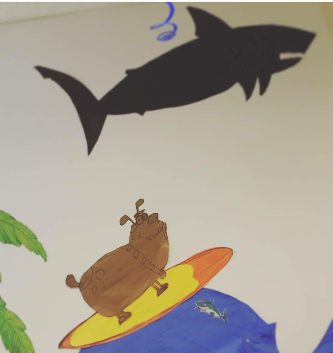 AMartinAPSReads's tweet photo. Watch out Hank!
It's #sharkweek2015
#PHESbulldogs @APS_HankHenry @PHESMoreno @u2lidiacarolina @MsEnglishGifted https://t.co/DeHuIf2pRx