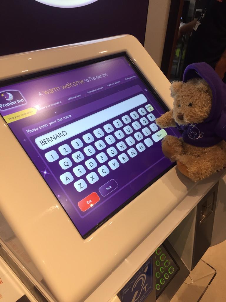 Our first VIP guest checking in at Maidenhead <a href="/placemadebyyou/">A Place Made By You</a> <a href="/SDEBDD/">simon ewins</a>  <a href="/IAmAntBennett/">Anthony Bennett</a>