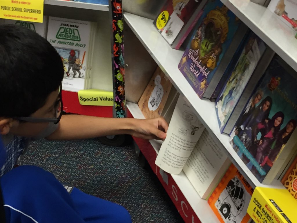 CobbElem's tweet photo. Book fair night was a hit, thank you parents and students. Ms. Boheme and her crew did a great job helping everyone. https://t.co/WDrkLXHVVy