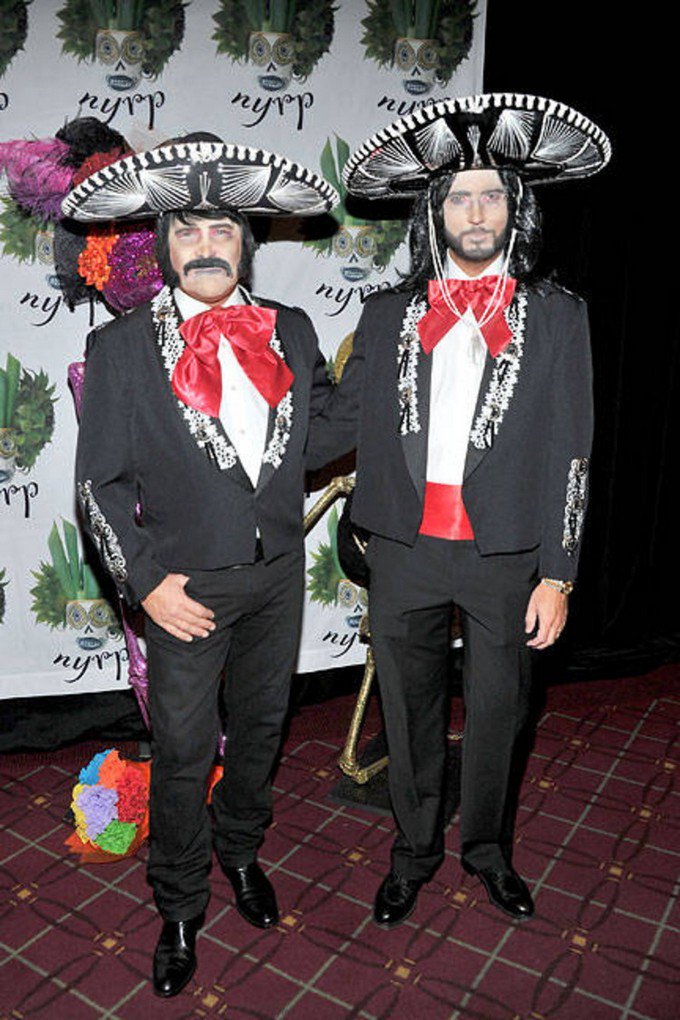 MiamiDesignD's tweet photo. Have u chosen your #halloweencostume ? best #halloweencostumesideas2015 from #celebrities. 
https://t.co/7UNzvfpEtI https://t.co/iRbgOS9QBk