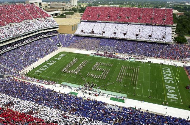 aggiejournalist's tweet photo. Just talked w one of orig student organizers who noted many OK State fans also wore red/white/blue. #okstatestrong https://t.co/Ds1UWu6biu
