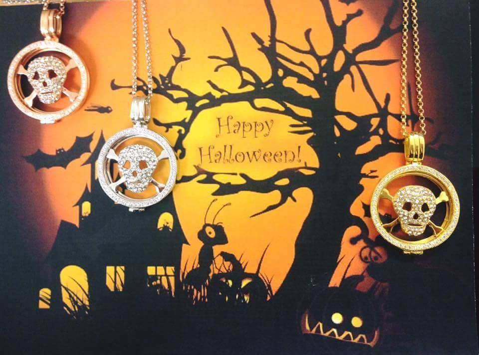 LucetMundi's tweet photo. Wishing everyone a #spooktacular weekend 🎃🎃 #halloween #trickortreat https://t.co/AFr0ErKk8j