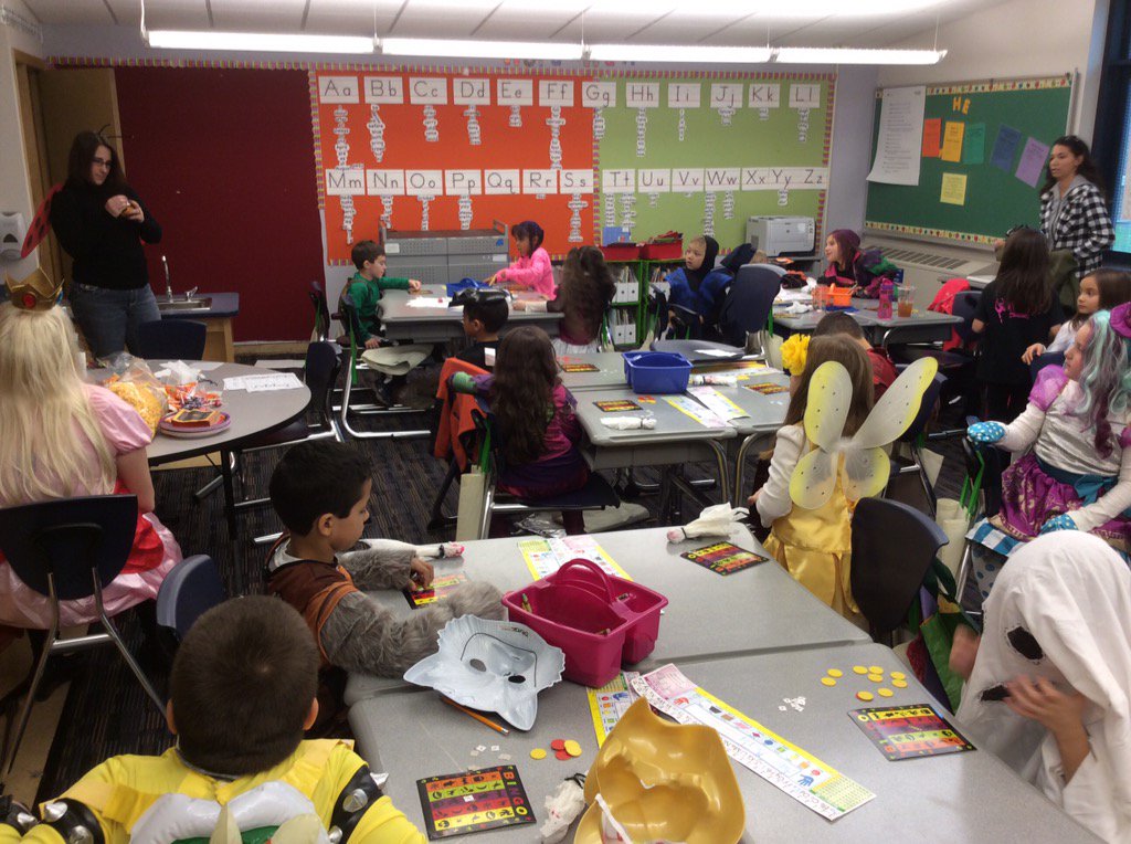 Conroy1stGrade's tweet photo. We had sooo much fun today! Happy Halloween! 👻💀🎃 https://t.co/9q8Nnkj1bh