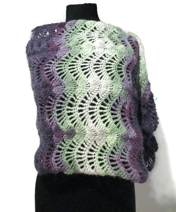 bffychick's tweet photo. Warm and cozy #fallwrap can also be worn as a #scarf click here to see more: https://t.co/uyCGqfazBK there's only 1 https://t.co/t8F2S6XcqI